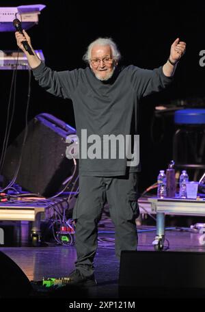 Sc. August 2024. Jefferson Starship, David Freiberg auf der Bühne für Dave Masons Traffic Jam in Concert mit Jefferson Starship, Peace Concert Hall, Greenville, SC, 02. August, 2024. Quelle: Derek Storm/Everett Collection/Alamy Live News Stockfoto