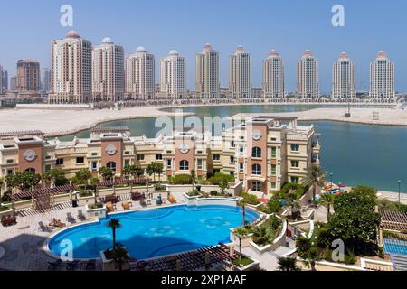 Viva Bahriya Wohngebäude in der Perle Qatar, einer künstlichen Insel in Doha Stockfoto