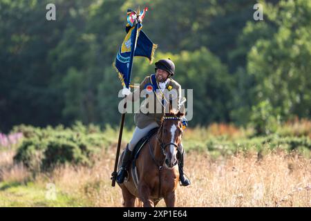 Lauder, Großbritannien. August 2024. Lauder Common Ridings ist einer der ursprünglichen Border Common Ridings, mit Anspielungen auf das Festival aus den 1600er Jahren, das Mitte der 1800er Jahre eingestellt wurde, bevor es 1911 wieder eingeführt wurde und jedes Jahr im Lauderdale-Kalender Platz einnahm. Ryan Murray Lauder Cornet Und Standardträger 2024 Jake Mirley (Cornet 2023) Rechtshänder Elliot Balson (Cornet 2022) Linkshänder ? (Quelle: Rob Gray/Alamy Live News Stockfoto