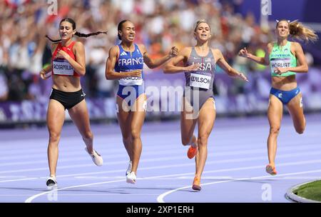 Paris, Frankreich. August 2024. ANAIS Bourgoin (2. L) aus Frankreich tritt während der 800-m-Wiederholungsrunde der Frauen an den Olympischen Spielen 2024 in Paris, Frankreich, am 2. August 2024 an. Quelle: Li Ying/Xinhua/Alamy Live News Stockfoto