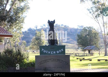 Dog on the Tuckerbox Statue, in der Nähe von Gundagai, NSW, Australien Stockfoto