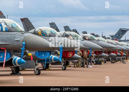 f16-Kampfjets beim Royal International Air Tattoo bei der RAF Fairford in Gloucestershire Stockfoto