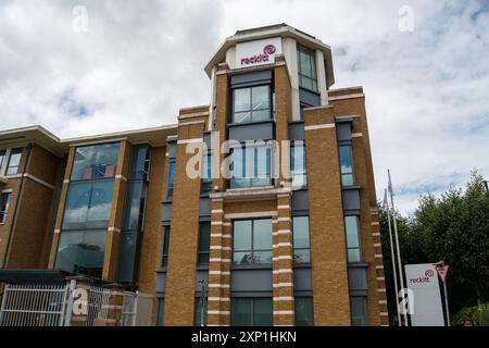 Slough, Berkshire, Großbritannien. Juni 2024. Die Büros von Reckitt in Slough, Berkshire. Kredit: Maureen McLean/Alamy Stockfoto