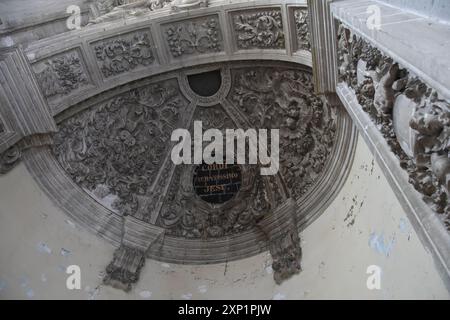 La chapelle des Jésuites EST une église désaffectée au culte de style Baroque se trouvant sur la Place du Saint-Sépulcre à Cambrai (Frankreich). Construit Stockfoto