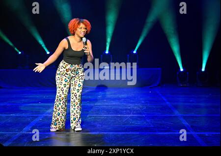 Edinburgh, Schottland, Großbritannien. August 2024. Edinburgh Fringe: Pleasance Opening Gala mit Aufführungen einiger dieser Jahre Acts im Pleasance Grand Theatre. Die gefeierte Komödiantin Kemah Bob. Quelle: Craig Brown/Alamy Live News Stockfoto