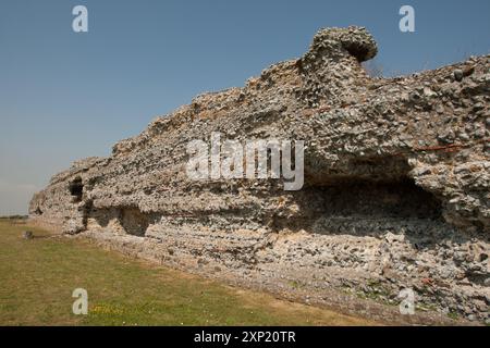 Richborough, römisches Fort und Amphitheater Stockfoto