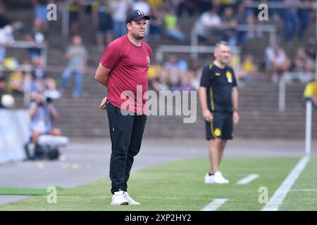 Dortmund, Deutschland. August 2024. Fussball 3. Liga 1. Spieltag Borussia Dortmund II - SpVgg Unterhaching am 03.08.2024 im Stadion Rote Erde in Dortmund Marc Unterberger ( Trainer/Cheftrainer Unterhaching ) DFB-Vorschriften verbieten jede Verwendung von Fotografien als Bildsequenzen und/oder Quasi-Video. Foto: Revierfoto Credit: ddp Media GmbH/Alamy Live News Stockfoto