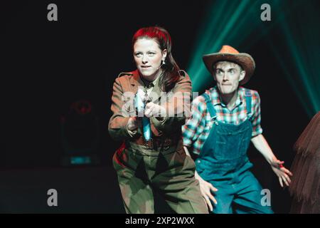 Edinburgh, Vereinigtes Königreich. 3. August 2024: Der Wwu-Krieg. Die Pleasance Opening Gala beleuchtet einige der Shows, die an den 30 Veranstaltungsorten des Edinburgh Fringe Festivals auftreten. Quelle: Rich Dyson/Alamy Live News Stockfoto