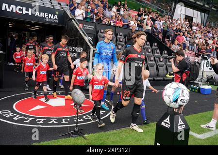 Herning, Dänemark. August 2024. Superliga-Spiel zwischen dem FC Midtjylland und AAB in der MCH Arena in Herning Samstag, 3. August 2024. (Foto: Henning Bagger/Scanpix 2024) Credit: Ritzau/Alamy Live News Stockfoto