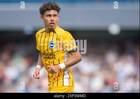 August 2024; Loftus Road Stadium, Shepherds Bush, West London, England; Fußballbegeisterte vor der Saison, Queens Park Rangers gegen Brighton und Hove Albion; Jeremy Sarmiento von Brighton &amp; Hove Albion Credit: Action Plus Sports Images/Alamy Live News Stockfoto