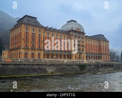 San Pellegrino Terme Grand Hotel am Brembo River, Lombardei Stockfoto