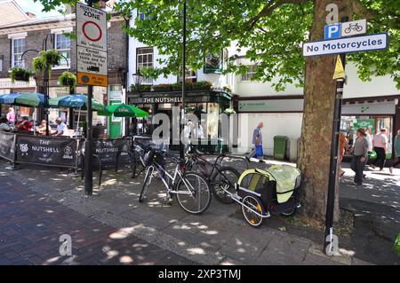 The Nutshell Pubic House, Bury St Edmunds, Suffolk, England Großbritannien Stockfoto