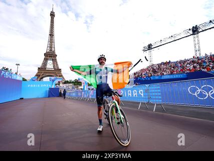 Der irische Ben Healy belegte am achten Tag der Olympischen Spiele 2024 in Paris den 10. Platz im Radrennen der Männer. Bilddatum: Samstag, 3. August 2024. Stockfoto