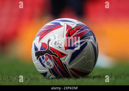 The Puma Sky Bet EFL Match Ball während des Vorbereitungsspiels Crewe Alexandra gegen Blackpool im Alexandra Stadium, Crewe, Großbritannien, 3. August 2024 (Foto: Gareth Evans/News Images) Stockfoto