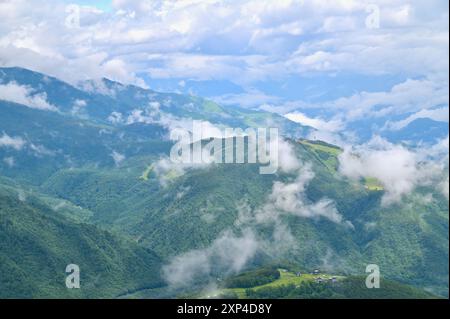 Wunderschöne Hakuba Mountain Range in der Sommersaison Stockfoto