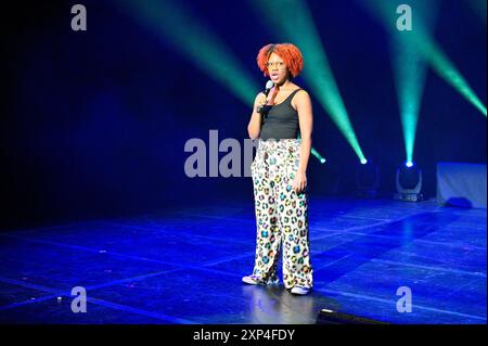 Edinburgh, Schottland, Großbritannien. August 2024. Edinburgh Fringe: Pleasance Opening Gala mit Aufführungen einiger dieser Jahre Acts im Pleasance Grand Theatre. Die gefeierte Komödiantin Kemah Bob. Quelle: Craig Brown/Alamy Live News Stockfoto