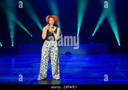 Edinburgh, Schottland, Großbritannien. August 2024. Edinburgh Fringe: Pleasance Opening Gala mit Aufführungen einiger dieser Jahre Acts im Pleasance Grand Theatre. Die gefeierte Komödiantin Kemah Bob. Quelle: Craig Brown/Alamy Live News Stockfoto