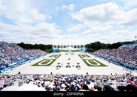 Paris, Frankreich. August 2024. Allgemeine Ansicht das Finale der Dressur-Mannschaft während der Olympischen Spiele 2024 in Château de Versailles, Frankreich am 3. August 2024. Foto: Julien Poupart/ABACAPRESS. COM Credit: Abaca Press/Alamy Live News Stockfoto