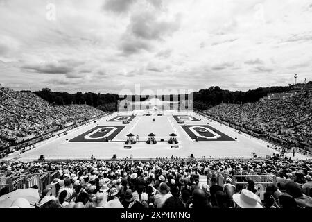 Paris, Frankreich. August 2024. Allgemeine Ansicht das Finale der Dressur-Mannschaft während der Olympischen Spiele 2024 in Château de Versailles, Frankreich am 3. August 2024. Foto: Julien Poupart/ABACAPRESS. COM Credit: Abaca Press/Alamy Live News Stockfoto