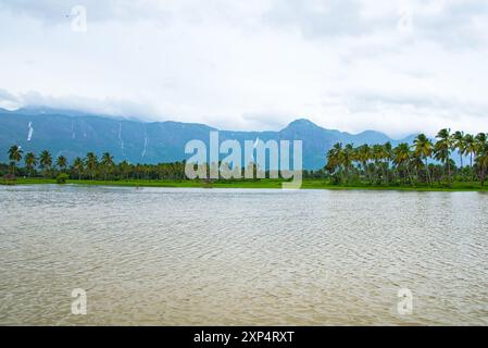 Malerisches Kollengode Village mit Nelliyampathy Mountains und Seetharkundu Wasserfällen - Kerala Tourism Stockfoto