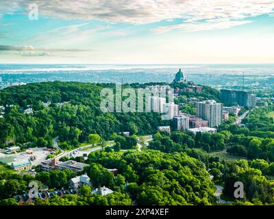 Montreal, Kanada - 14. Juli 2024: Panoramablick auf die Drohne vom Mont Royal in Montreal Stockfoto