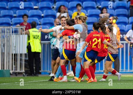 Lyon, Frankreich. August 2024. Lyon, Frankreich, 3. August 2024: Spieler Spaniens feiern nach dem Sieg bei den Olympischen Spielen im Pariser Frauenviertel 2024 im Stade de Lyon, Frankreich. (ANE Frosaker/SPP) Credit: SPP Sport Press Photo. /Alamy Live News Stockfoto