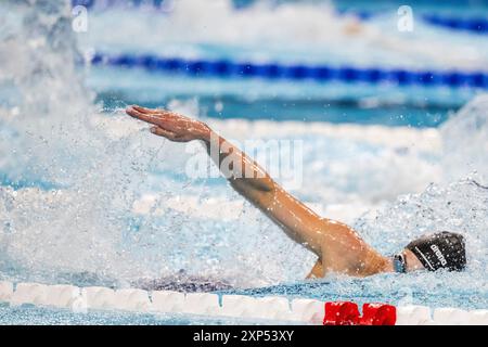 Paris, Frankreich. Oktober 2022. Frankreichs Maxime Grousset tritt am 3. August 2024 während der Olympischen Spiele 2024 in Paris in der Pariser La Defense Arena in Nanterre, westlich von Paris, bei einem Finale des 100-m-Schmetterlingsschwimmens an. Foto: Eliot Blondet/ABACAPRESS. COM Credit: Abaca Press/Alamy Live News Stockfoto