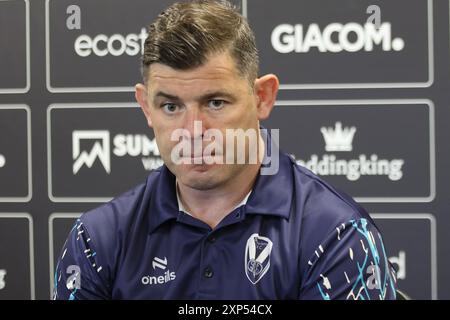 Rumpf, Großbritannien. August 2024. Das MKM Stadium, West Park, Hull, Humberside, East Yorkshire, August 2024. Betfred Super League Hull FC gegen St Helens Paul Wellens (Head Coach) von St Helens RLFC Credit: Touchlinepics/Alamy Live News Stockfoto