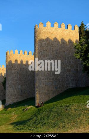 Die mittelalterlichen Mauern von Ávila, Weltkulturerbe. Stockfoto