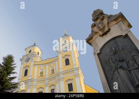 Stiftkirche Mondsee im Salzkammergut bei Salzburg, Österreich Stockfoto