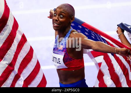 Paris, Frankreich, 3. August 2024. Shamier Little of USA reagiert auf den Silbergewinn bei den Olympischen Spielen 2024 Athletics 4 x 400 Relay Mixed im Stade de France am 3. August 2024 in Paris. Quelle: Pete Dovgan/Speed Media/Alamy Live News Stockfoto