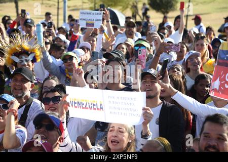 POL MARCHA RECHAZO MADURO VENEZUELA Quito, 3. August 2024, im zweihundertjährigen Park demonstriert ein marsch für die Freiheit Venezuelas und in der Ablehnung dessen, was von den Demonstranten als Wahlbetrug bezeichnet wurde, Garel Benalcazar API Quito Pichincha Ecuador POL MARCHARECHAZOMADURO VENEZUELA a289ac1984eff6170dbfe546428464284284BELBELBELBELBELBAUF Stockfoto