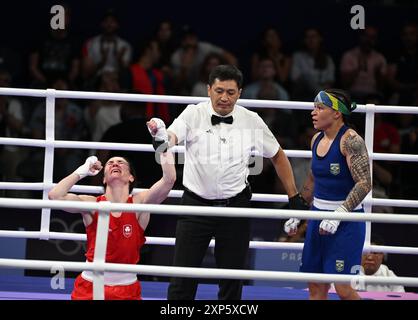 PARIS (FRANCA), 03/08/2024 - OLIMPIADAS / ESPORTE / BOXE - A BOXEADORA brasileira Bia Ferreira enfrenta a a Kelli 9 Irlanda ) , faz sua partizipacao n Stockfoto