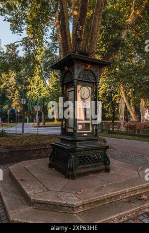 Barocke Stadt Varazdin Quadrat Blick alte Uhr Kroatien Varazdin Kroatien 11.07.24 Stockfoto