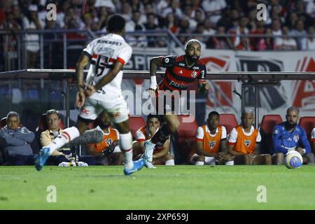 Sao Paulo, Brasilien. August 2024. SP - SAO PAULO - 08/03/2024 - BRASILIANER A 2024, SAO PAULO x FLAMENGO - Gabriel Flamengo Spieler während eines Spiels gegen Sao Paulo im Morumbi Stadion für die brasilianische A 2024 Meisterschaft. Foto: Marco Miatelo/AGIF Credit: AGIF/Alamy Live News Stockfoto