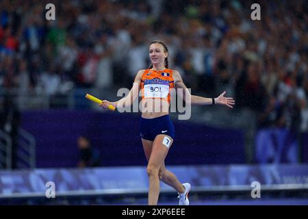 Eugene Omalla, Femke Bol, Lieke Klaver, Isaya Klein Ikkink aus den Niederlanden feiern den Sieg im 4x4 Mixed Staffelfinale während des 8. Tages der Athletics - Olympischen Spiele 2024 in Paris am 3. August 2024 im Stade de France. Foto: Franck Castel/ABACAPRESS. COM Credit: Abaca Press/Alamy Live News Stockfoto