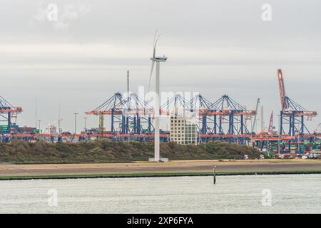 Europort, Hafen Rotterdam, Südholland, Niederlande - 15. November 2022: Euromax Terminal Stockfoto