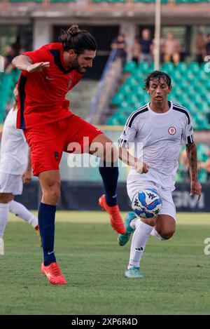 Cosenza, Italien. August 2024. 3. August 2024, Stadion San Vito-Marulla: Alessandro Caporale (6 Cosenza) in Aktion während des Freundschaftsspiels zwischen Cosenza und Foggia im Stadion San Vito-Marulla. (Francesco Farina/SPP) Francesco Farina/SPP (FRANCESCO FARINA/SPP) Credit: SPP Sport Press Photo. /Alamy Live News Stockfoto