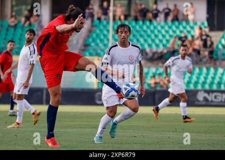 Cosenza, Italien. August 2024. 3. August 2024, Stadion San Vito-Marulla: Alessandro Caporale (6 Cosenza) in Aktion während des Freundschaftsspiels zwischen Cosenza und Foggia im Stadion San Vito-Marulla. (Francesco Farina/SPP) Francesco Farina/SPP (FRANCESCO FARINA/SPP) Credit: SPP Sport Press Photo. /Alamy Live News Stockfoto