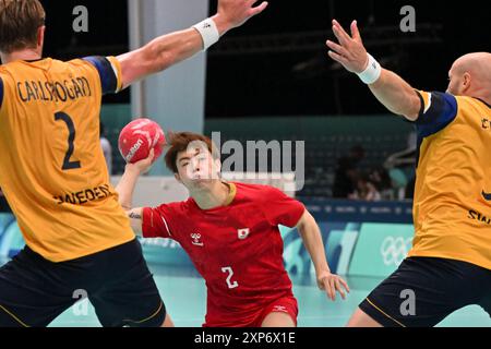 Paris, Frankreich. August 2024. 2 YASUHIRA Kosuke (JPN), Schweden (SWE) gegen Japan (JPN), Handball Männer Vorrunde in Paris South Arena 6, während der Olympischen Spiele 2024 in Paris, 04. August 2024, Paris, Frankreich. Quelle: Enrico Calderoni/AFLO SPORT/Alamy Live News Stockfoto