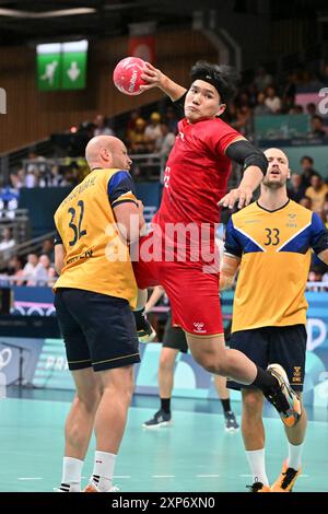 Paris, Frankreich. August 2024. 13 YOSHIDA Shuichi (JPN), Schweden (SWE) gegen Japan (JPN), Handball Männer Vorrunde in Paris South Arena 6, während der Olympischen Spiele 2024 in Paris, 04. August 2024, Paris, Frankreich. Quelle: Enrico Calderoni/AFLO SPORT/Alamy Live News Stockfoto