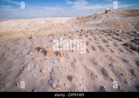 Israel. Nabi Musa und Moschee in der Judäischen Wüste, Israel. Grab des Propheten Moses. Point of View der Drohne. Stockfoto