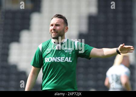 Rumpf, Großbritannien. August 2024. Das MKM Stadium, West Park, Hull, Humberside, East Yorkshire, August 2024. Betfred Super League Hull FC gegen St Helens Liam Moore Match Schiedsrichter Credit: Touchlinepics/Alamy Live News Stockfoto