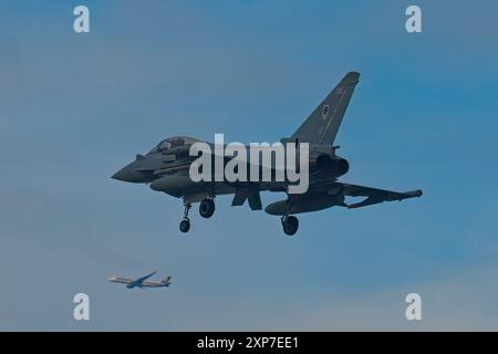 Der Eurofighter Taifun der Royal Air Force verlässt die RAAF-Basis in Darwin. Stockfoto