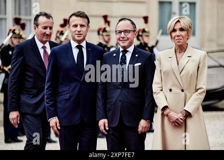 Paris, Frankreich. Dezember 2023. Antonin Burat/Le Pictorium - Empfang der Staats- und Regierungschefs im Elysee-Palast zur Eröffnung der Olympischen Spiele 2024 in Paris. - 05/12/2023 - Frankreich/Elysee-Palast/Paris - Andorras Regierungschef Xavier Espot Zamora wurde am 26. Juli 2024 von dem französischen Präsidenten Emmanuel Macron und seiner Frau Brigitte Macron im Elysee-Palast anlässlich der Olympischen Spiele 2024 empfangen. Quelle: LE PICTORIUM/Alamy Live News Stockfoto