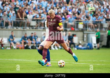 Columbus, Ohio, USA. August 2024. Manchester City Stürmer Erling Haaland (9) erzielt ein Tor. Manchester City spielt Chelsea FC in einem internationalen Freundschaftsspiel im Ohio Stadium. Quelle: Kindell Buchanan/Alamy Live News Stockfoto
