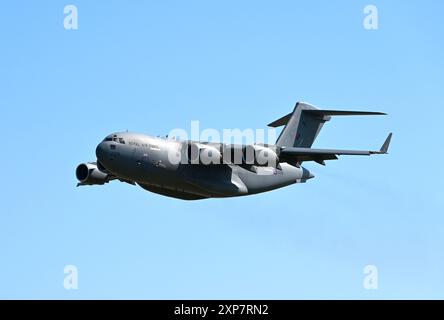 Boeing C-17 Globemaster III von der Royal Air Force bei der Airtattoo 2024 Stockfoto