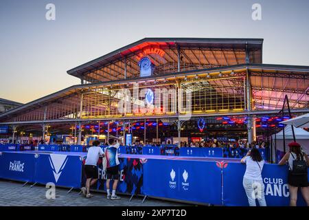 FRANKREICH. PARIS (75) (19. BEZIRK) PARIS OLYMPISCHE SPIELE 2024. WÄHREND DER OLYMPISCHEN SPIELE WURDE DER CLUB FRANCE IN DER GRANDE HALLE DE LA VILLETTE, Stockfoto