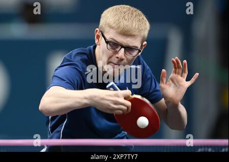 Paris, Fra. August 2023. Felix Lebrun vom Team France tritt am 9. Tag der Olympischen Sommerspiele 2024 in Paris, Frankreich, am 4. August 2024 beim Tischtennis-Spiel mit Bronze-Einzelmedaille gegen Hugo Calderano vom Team Brasilien an. (Foto: Anthony Behar/SIPA USA) Credit: SIPA USA/Alamy Live News Stockfoto