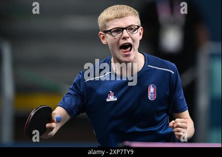Paris, Fra. August 2023. Felix Lebrun vom Team France tritt am 9. Tag der Olympischen Sommerspiele 2024 in Paris, Frankreich, am 4. August 2024 beim Tischtennis-Spiel mit Bronze-Einzelmedaillen gegen Hugo Calderano vom Team Brasilien an. (Foto: Anthony Behar/SIPA USA) Credit: SIPA USA/Alamy Live News Stockfoto